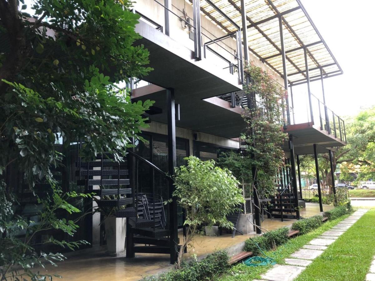 Bed Stop Hotel Chiangmai Chiang Mai Luaran gambar